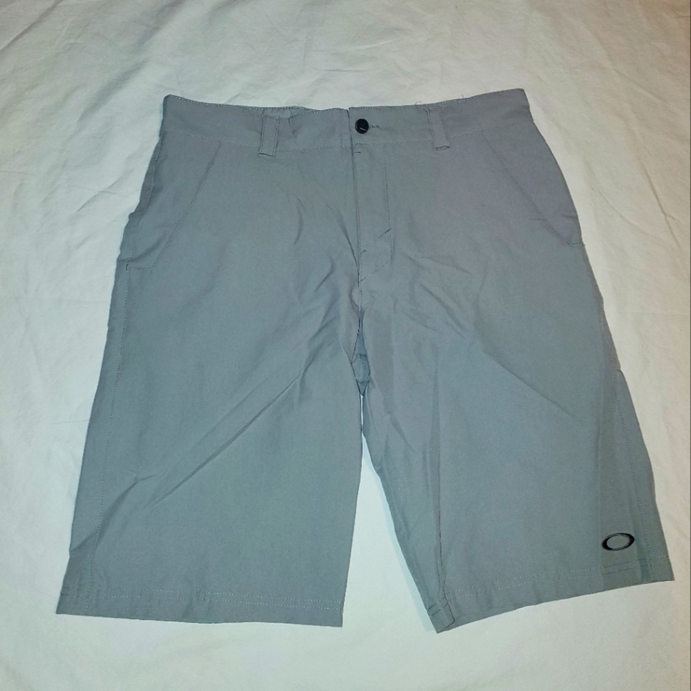 OAKLEY Tech Knit Stretch Performance Casual Short Gray